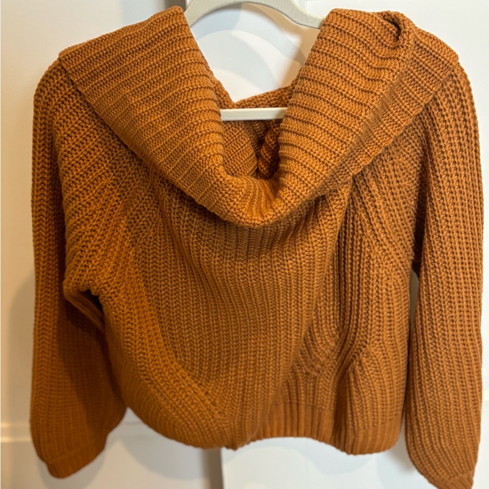 Lulus sweater